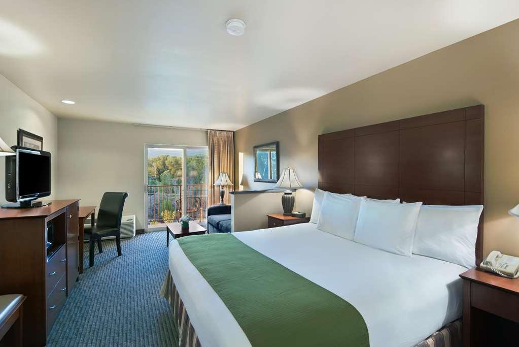 Oxford Suites Yakima Ruang foto